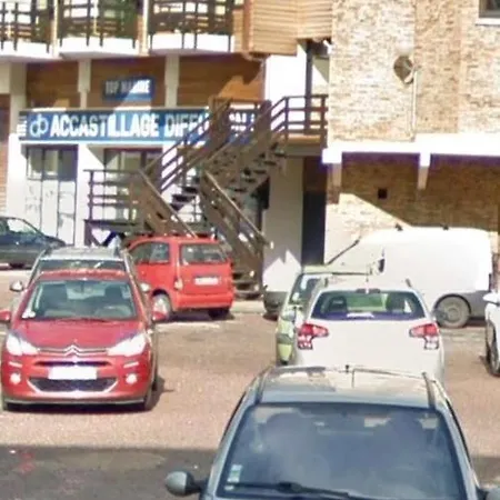 Les Marinas Port アパート *