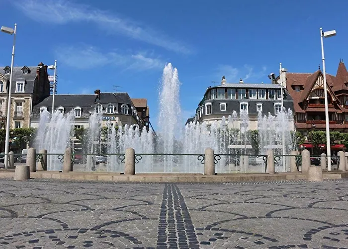 Апартаменты Les Marinas Port Довиль